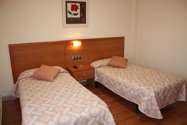 Hostal Restaurante Irunako Villafria Номер фото